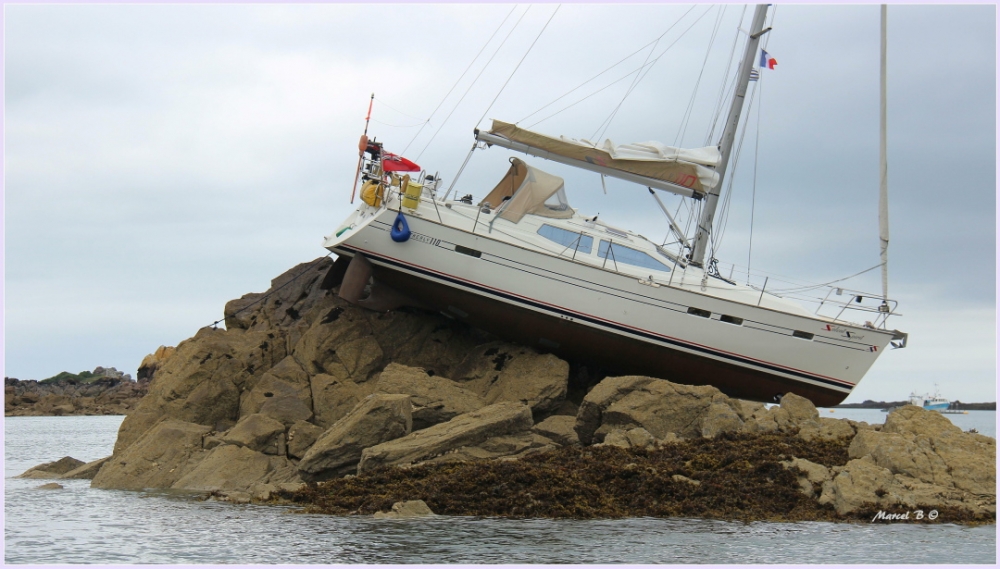 paimpol-le-bateau-echoue-est-redescendu-de-son-rocher_2999266